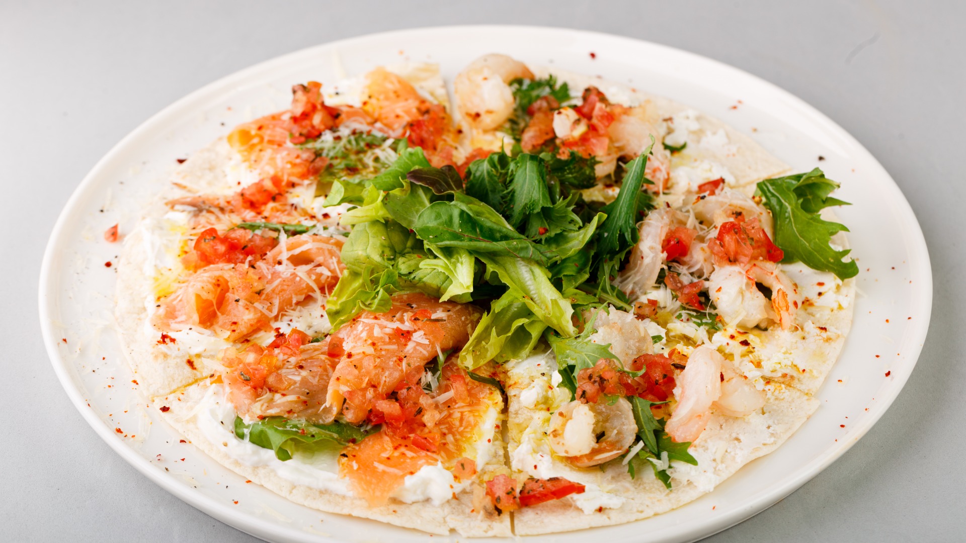 Tortilla with salmon & prawns 
