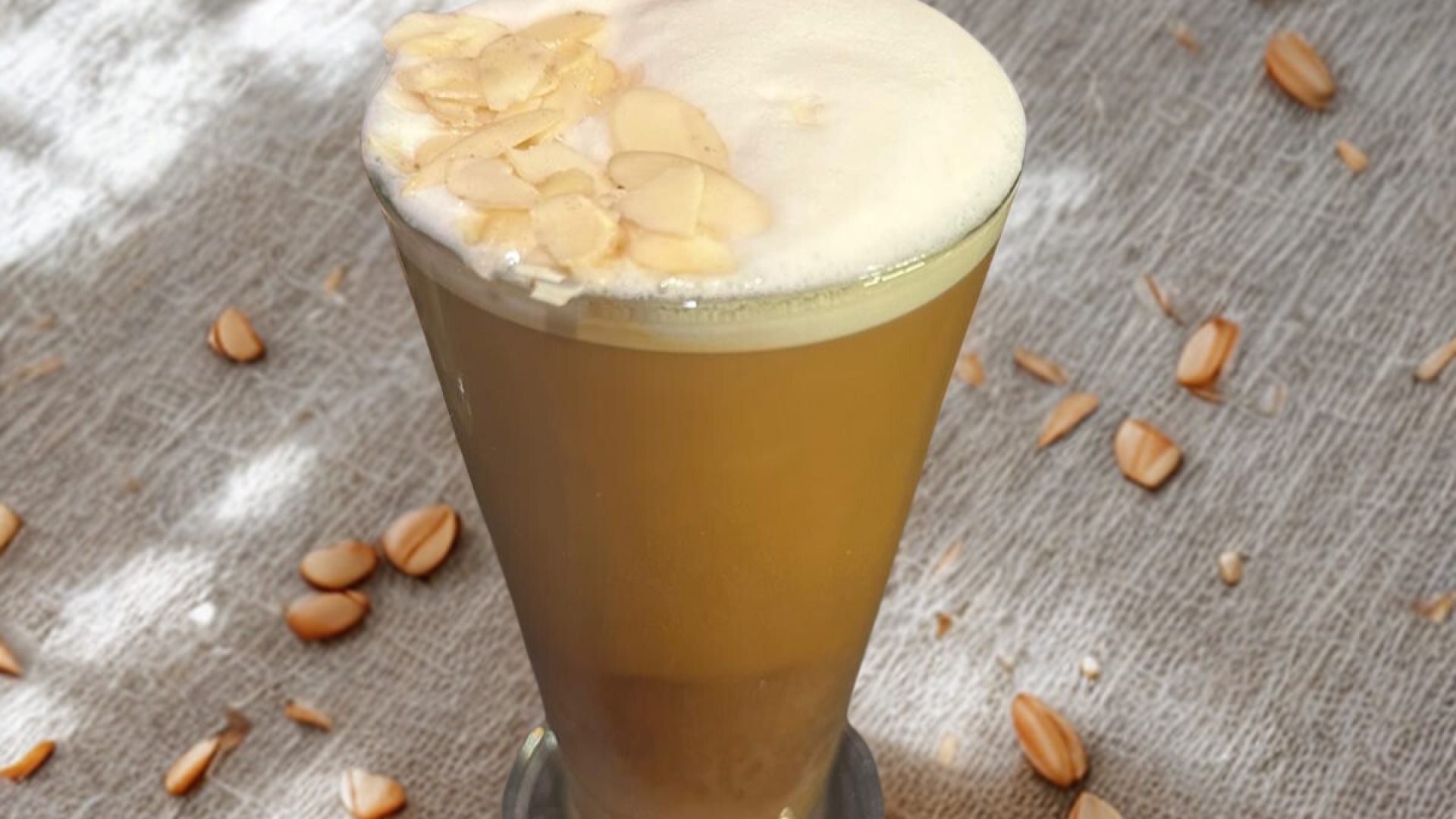 Latte De Amaretto Hot 